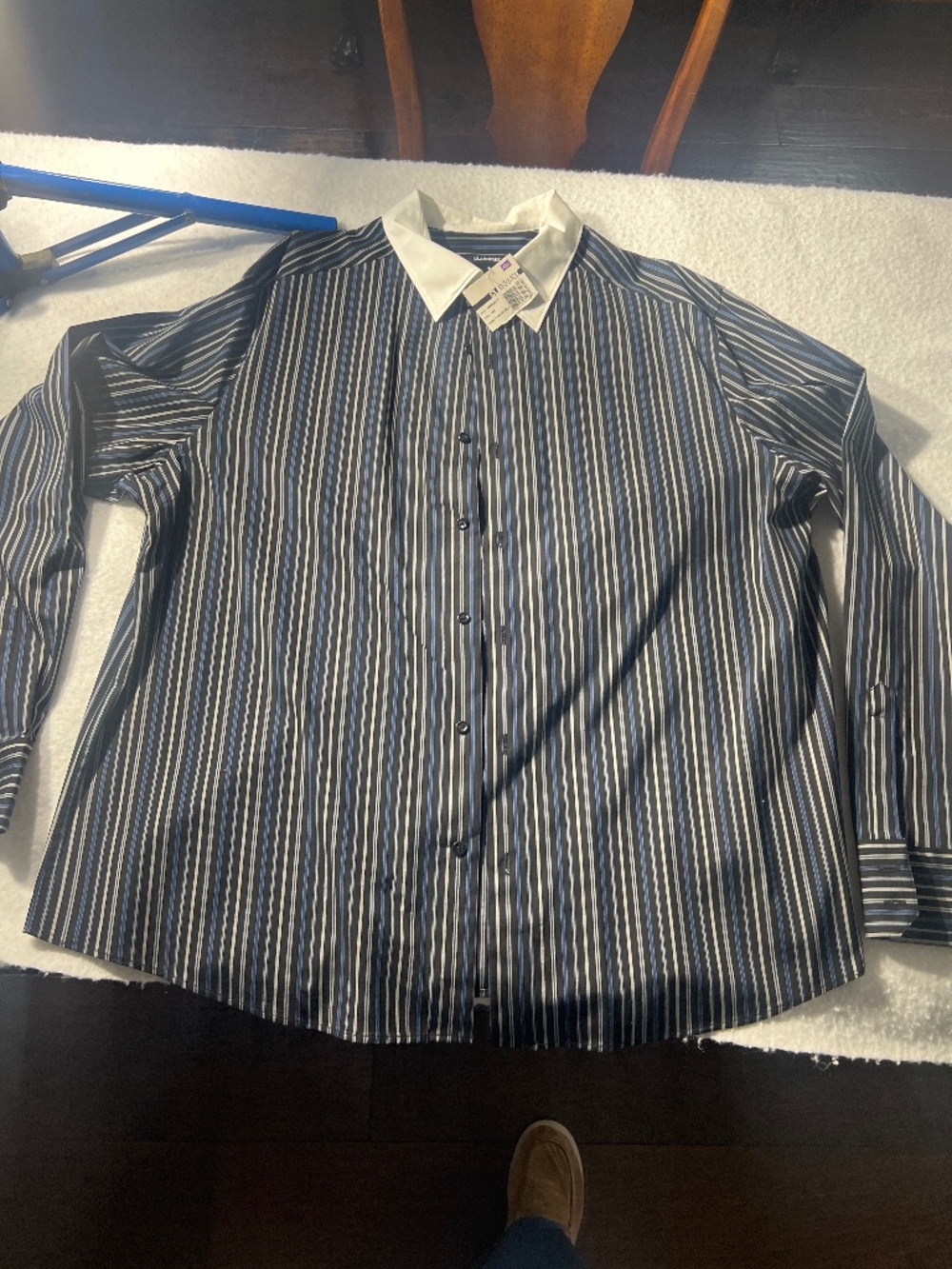 Nice dress shirt BRAND NEW !